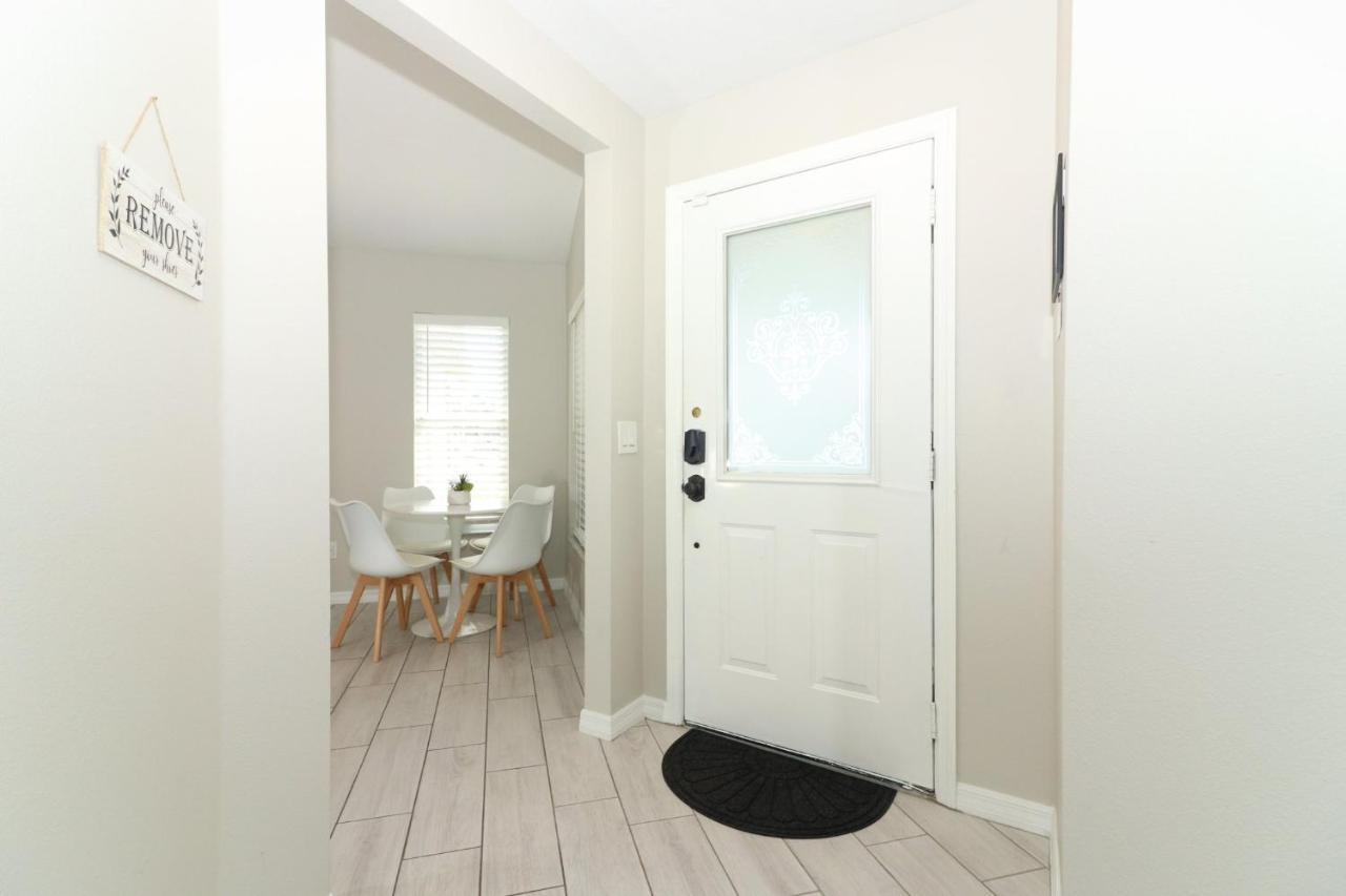 Lilys Stylish Villa Close To Disney Ideal For Long Stays Orlando Bagian luar foto