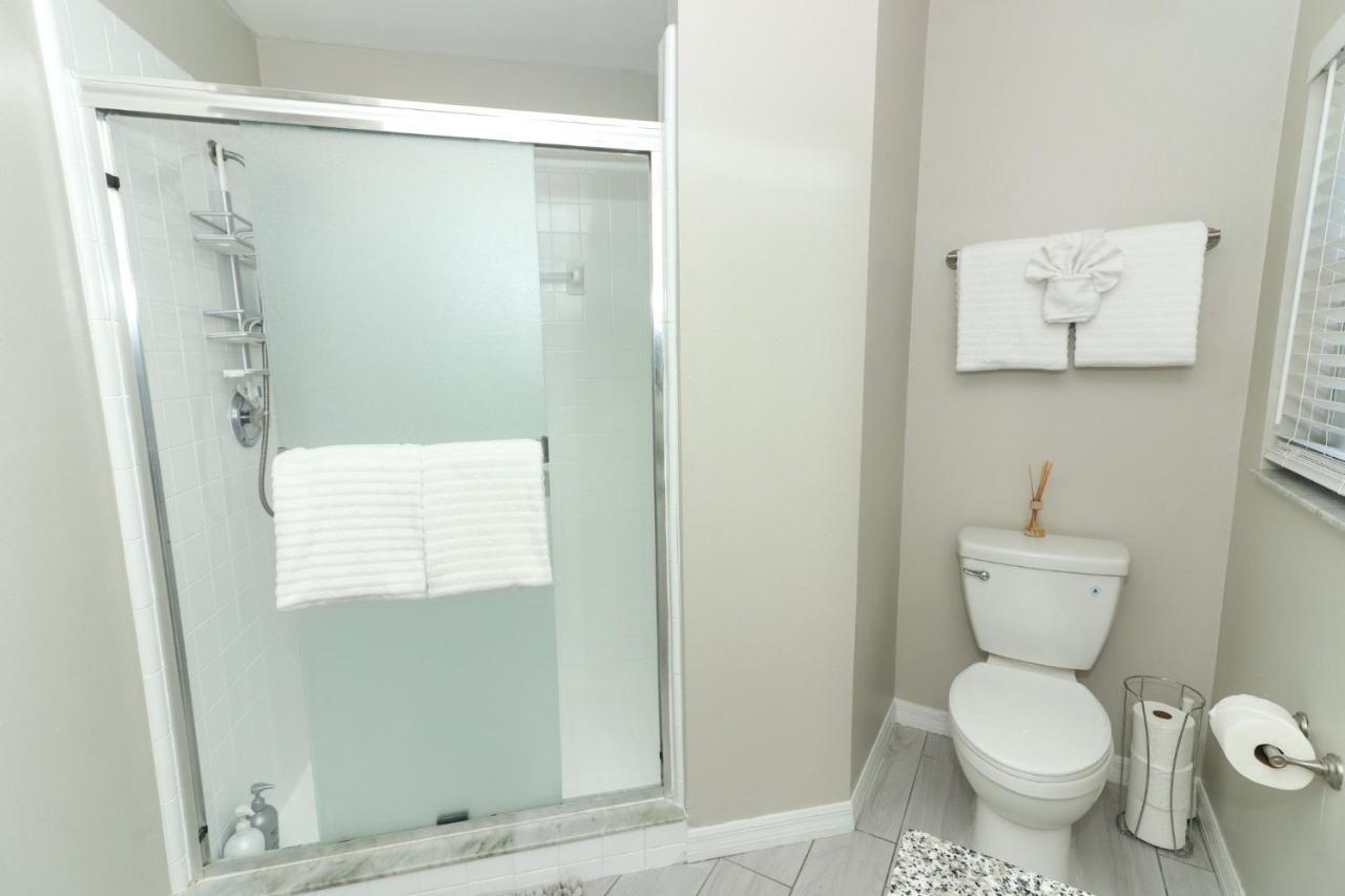 Lilys Stylish Villa Close To Disney Ideal For Long Stays Orlando Bagian luar foto