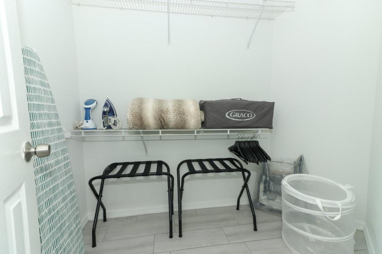 Lilys Stylish Villa Close To Disney Ideal For Long Stays Orlando Bagian luar foto